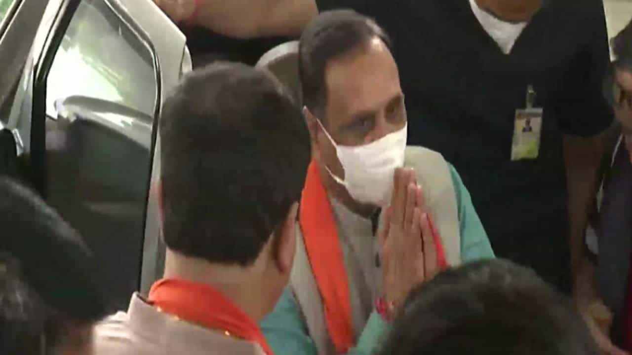 Gujarat Politics: ಗುಜರಾತ್ ಮುಂದಿನ ಸಿಎಂ ಆಯ್ಕೆಗೆ ಶಾಸಕಾಂಗ ಪಕ್ಷದ ಸಭೆ; ಹೆಚ್ಚಿದ ಕುತೂಹಲ Gujarat Politics: ಗುಜರಾತ್ ಮುಂದಿನ ಸಿಎಂ ಆಯ್ಕೆಗೆ ಶಾಸಕಾಂಗ ಪಕ್ಷದ ಸಭೆ; ಹೆಚ್ಚಿದ ಕುತೂಹಲ