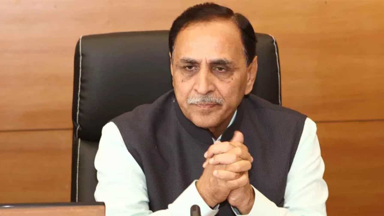 Gujarat Politics: ಕರ್ನಾಟಕ ಮಾದರಿಯಲ್ಲಿ ಗುಜರಾತ್ನಲ್ಲೂ ಜಾತಿ ಲೆಕ್ಕಾಚಾರದ ಮೊರೆ ಹೋದ ಬಿಜೆಪಿ? Gujarat Politics: ಕರ್ನಾಟಕ ಮಾದರಿಯಲ್ಲಿ ಗುಜರಾತ್ನಲ್ಲೂ ಜಾತಿ ಲೆಕ್ಕಾಚಾರದ ಮೊರೆ ಹೋದ ಬಿಜೆಪಿ?