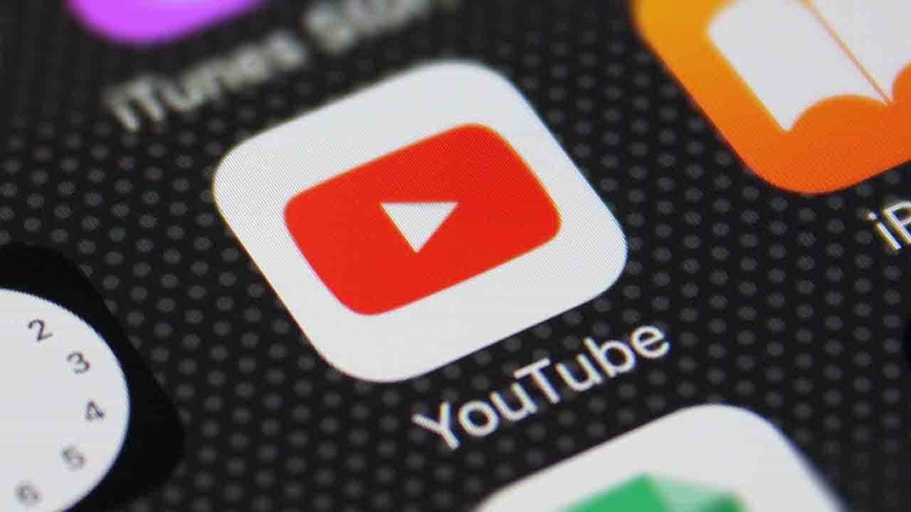 Youtube: ಇನ್ಮುಂದೆ ಯಾವುದೇ ಭಾಷೆಯ ಕಮೆಂಟ್ಗಳನ್ನು ಕನ್ನಡದಲ್ಲೇ ಓದಿ: ಯೂಟ್ಯೂಬ್ನಿಂದ ಹೊಸ ಫೀಚರ್ Youtube: ಇನ್ಮುಂದೆ ಯಾವುದೇ ಭಾಷೆಯ ಕಮೆಂಟ್ಗಳನ್ನು ಕನ್ನಡದಲ್ಲೇ ಓದಿ: ಯೂಟ್ಯೂಬ್ನಿಂದ ಹೊಸ ಫೀಚರ್