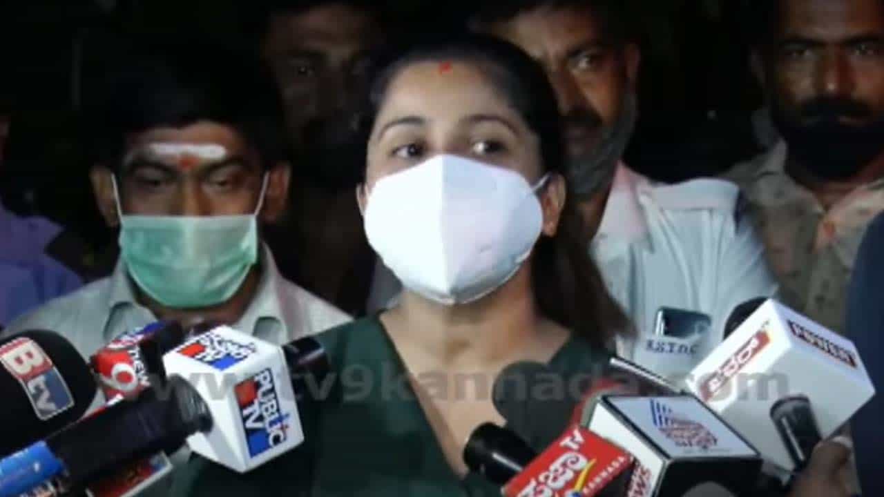 ‘ನಾನಿರೋದು ಬಾಡಿಗೆ ಮನೆಯಲ್ಲಿ’; ಪ್ರಶಾಂತ್ ಸಂಬರಗಿಗೆ ತಿರುಗೇಟು ನೀಡಿದ ಅನುಶ್ರೀ ‘ನಾನಿರೋದು ಬಾಡಿಗೆ ಮನೆಯಲ್ಲಿ’; ಪ್ರಶಾಂತ್ ಸಂಬರಗಿಗೆ ತಿರುಗೇಟು ನೀಡಿದ ಅನುಶ್ರೀ