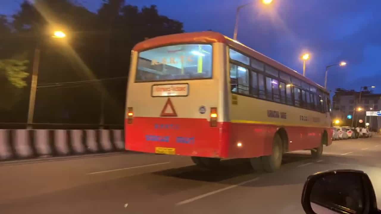 ಕೃಷಿ ಕಾಯ್ದೆ- ಬೆಲೆ ಏರಿಕೆ ವಿರೋಧಿಸಿ ಭಾರತ್ ಬಂದ್: ಬೆಂಗಳೂರಿನಲ್ಲಿ ಬಂದ್ ಠುಸ್ ಪಟಾಕಿ ಕೃಷಿ ಕಾಯ್ದೆ- ಬೆಲೆ ಏರಿಕೆ ವಿರೋಧಿಸಿ ಭಾರತ್ ಬಂದ್: ಬೆಂಗಳೂರಿನಲ್ಲಿ ಬಂದ್ ಠುಸ್ ಪಟಾಕಿ