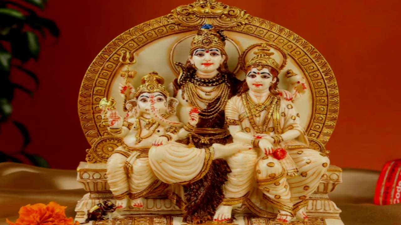 ಶುಕ್ರವಾರ ಗಣೇಶ ಚತುರ್ಥಿ: ಸಕಲ ದೇವಗಣದಲ್ಲಿ ಶ್ರೇಷ್ಠನೂ, ಪ್ರಥಮ ಪೂಜ್ಯನೂ ಆದ ವಿಘ್ನನಿವಾರಕನ ಸೃಷ್ಟಿ ರಹಸ್ಯ ಇಲ್ಲಿದೆ ಶುಕ್ರವಾರ ಗಣೇಶ ಚತುರ್ಥಿ: ಸಕಲ ದೇವಗಣದಲ್ಲಿ ಶ್ರೇಷ್ಠನೂ, ಪ್ರಥಮ ಪೂಜ್ಯನೂ ಆದ ವಿಘ್ನನಿವಾರಕನ ಸೃಷ್ಟಿ ರಹಸ್ಯ ಇಲ್ಲಿದೆ