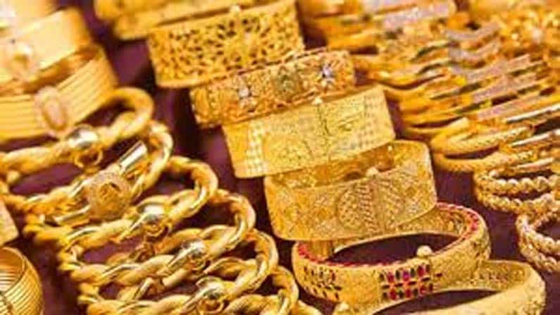 Gold Rate Today: ಬೆಂಗಳೂರಿನಲ್ಲಿ ಏರಿಕೆಯಾದ ಚಿನ್ನ, ಬೆಳ್ಳಿ ದರ; 22 ಕ್ಯಾರೆಟ್ 10 ಗ್ರಾಂ ಚಿನ್ನಕ್ಕೆ ಬೆಲೆ ಎಷ್ಟಿದೆ ಗೊತ್ತಾ? Gold Rate Today: ಬೆಂಗಳೂರಿನಲ್ಲಿ ಏರಿಕೆಯಾದ ಚಿನ್ನ, ಬೆಳ್ಳಿ ದರ; 22 ಕ್ಯಾರೆಟ್ 10 ಗ್ರಾಂ ಚಿನ್ನಕ್ಕೆ ಬೆಲೆ ಎಷ್ಟಿದೆ ಗೊತ್ತಾ?
