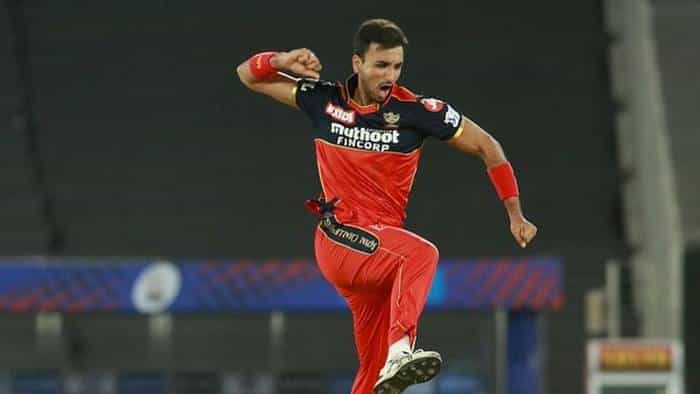IPL 2021: ಹರ್ಷಲ್ ಪಟೇಲ್ಗೆ ಹ್ಯಾಟ್ರಿಕ್ ವಿಕೆಟ್! ಮುಂಬೈ ವಿರುದ್ಧ 55 ರನ್ಗಳಿಂದ ಗೆದ್ದ ಆರ್ಸಿಬಿ IPL 2021: ಹರ್ಷಲ್ ಪಟೇಲ್ಗೆ ಹ್ಯಾಟ್ರಿಕ್ ವಿಕೆಟ್! ಮುಂಬೈ ವಿರುದ್ಧ 55 ರನ್ಗಳಿಂದ ಗೆದ್ದ ಆರ್ಸಿಬಿ