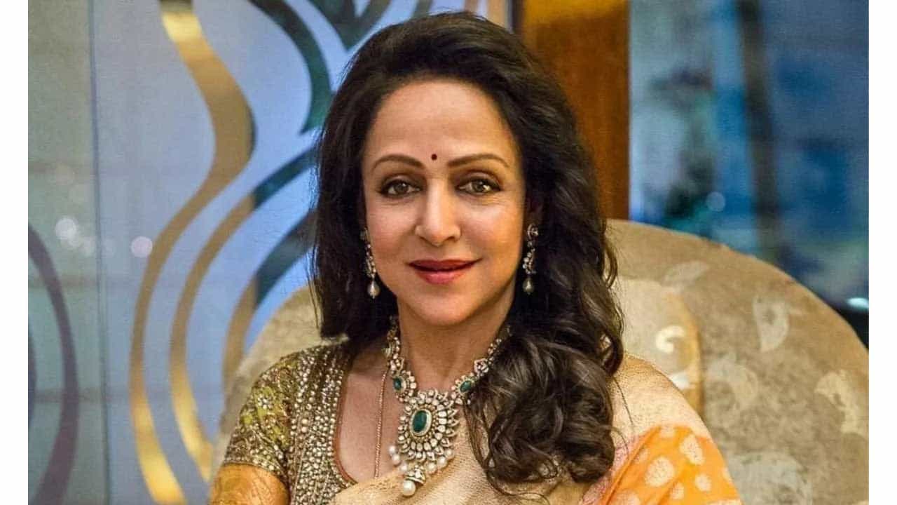 ಮುಂಬೈ ಅಪಾರ್ಟ್ಮೆಂಟ್ನಲ್ಲಿ ಹೇಮಾ ಮಾಲಿನಿಗೆ ಆಗಿತ್ತು ಭಯಾನಕ ಅನುಭವ ಮುಂಬೈ ಅಪಾರ್ಟ್ಮೆಂಟ್ನಲ್ಲಿ ಹೇಮಾ ಮಾಲಿನಿಗೆ ಆಗಿತ್ತು ಭಯಾನಕ ಅನುಭವ