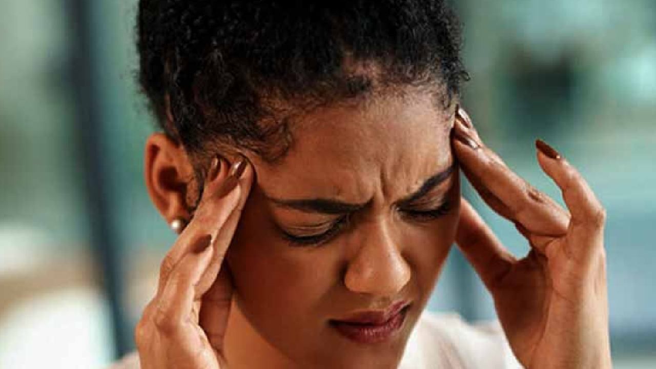 Migraine: ವರ್ಕ್ ಫ್ರಂ ಹೋಮ್ ಒತ್ತಡಕ್ಕೆ ಶುರುವಾಯ್ತಾ ಮೈಗ್ರೇನ್? ಇದರಿಂದ ಹೊರಬರಲು ಈ ವಿಧಾನಗಳನ್ನು ಅನುಸರಿಸಿ