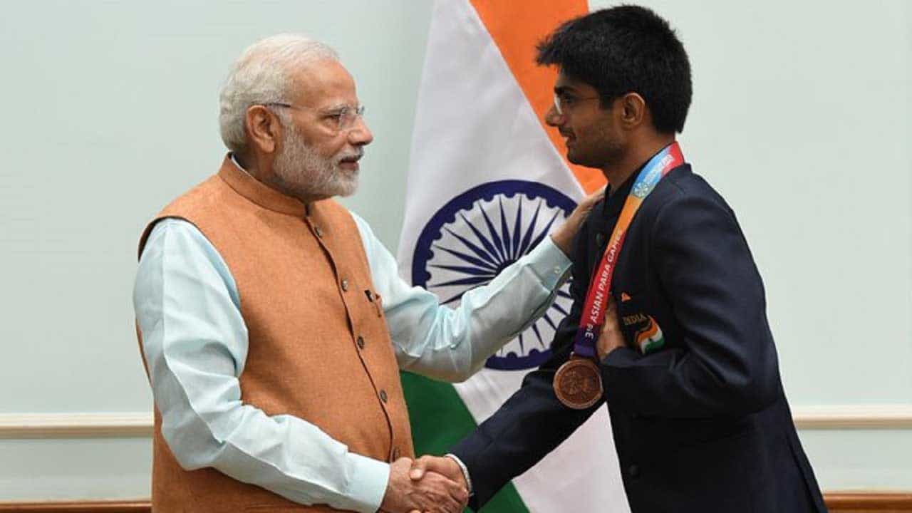ಪ್ರಧಾನಿ ಉಡುಗೊರೆಗಳ ಇ- ಹರಾಜಿನಲ್ಲಿ ಕನ್ನಡಿಗ ಸುಹಾಸ್ ಬ್ಯಾಡ್ಮಿಂಟನ್ ರಾಕೆಟ್; ಮೂಲ ಬೆಲೆ ಎಷ್ಟು ಲಕ್ಷ ಗೊತ್ತಾ? ಪ್ರಧಾನಿ ಉಡುಗೊರೆಗಳ ಇ- ಹರಾಜಿನಲ್ಲಿ ಕನ್ನಡಿಗ ಸುಹಾಸ್ ಬ್ಯಾಡ್ಮಿಂಟನ್ ರಾಕೆಟ್; ಮೂಲ ಬೆಲೆ ಎಷ್ಟು ಲಕ್ಷ ಗೊತ್ತಾ?
