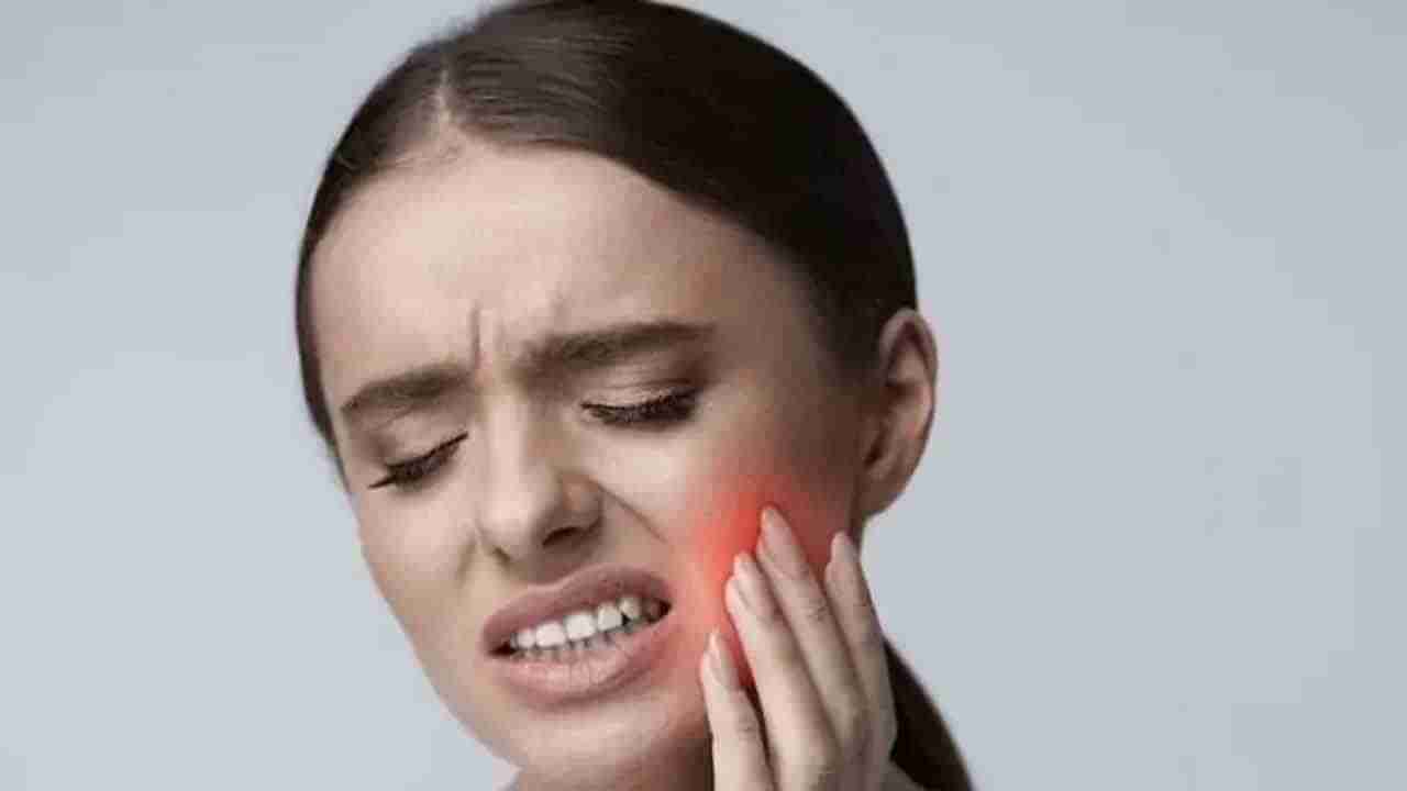 Tooth Ache: ಹಲ್ಲು ನೋವೇ? ಸಮಸ್ಯೆಗೆ ಮನೆ ಮದ್ದುಗಳನ್ನು ಬಳಸಿ ಪರಿಹಾರ ಪಡೆಯಿರಿ