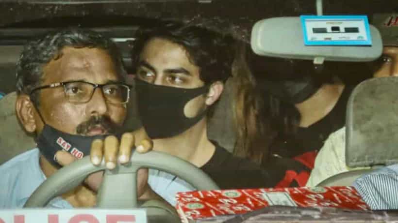 ಶಾರುಖ್ ಪುತ್ರ ಆರ್ಯನ್ ಲೆನ್ಸ್ ಬಾಕ್ಸ್ನಲ್ಲಿ ಇತ್ತು ಡ್ರಗ್ಸ್, ಹುಡುಗಿಯರು ಸ್ಯಾನಿಟರಿ ಪ್ಯಾಡ್ ಮಧ್ಯದಲ್ಲಿ ಇಟ್ಟುಕೊಂಡಿದ್ದರು: ಎನ್ಸಿಬಿ