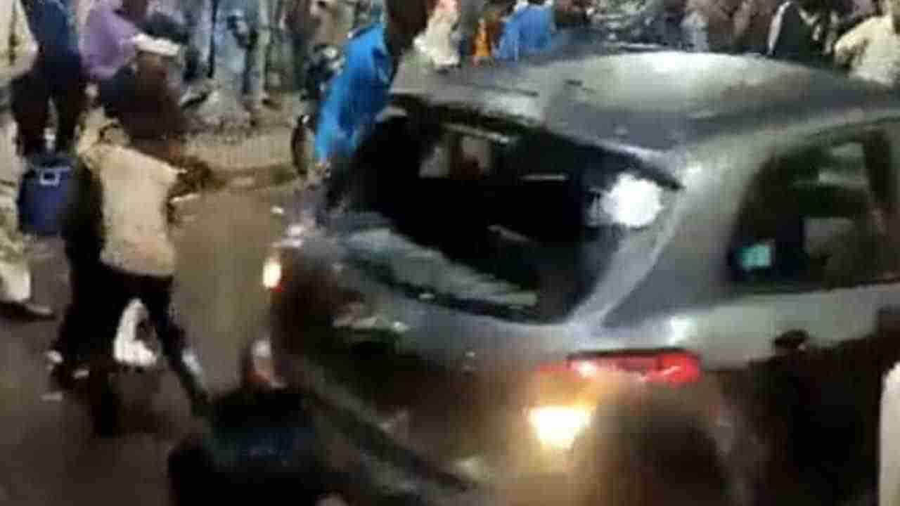 ಭೋಪಾಲ್ನಲ್ಲಿ ದುರ್ಗಾ ದೇವಿಯ ಮೂರ್ತಿ ವಿಸರ್ಜನೆ ವೇಳೆ ಜನರ ಮೇಲೆ ಹರಿದ ಕಾರು; ಮೂವರಿಗೆ ಗಾಯ