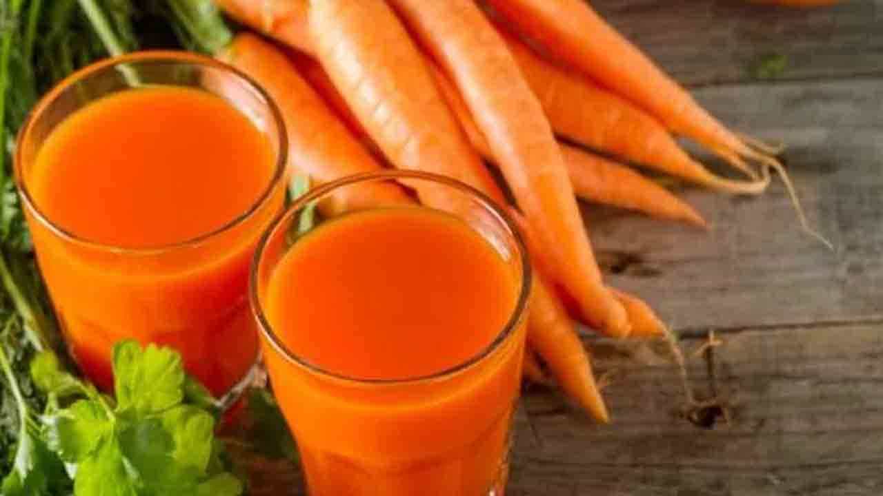 Carrot Juice: ಕ್ಯಾರೆಟ್ ಜ್ಯೂಸ್ ಕುಡಿಯುವುದರಿಂದ 5 ಅದ್ಭುತ ಪ್ರಯೋಜನಗಳು Carrot Juice: ಕ್ಯಾರೆಟ್ ಜ್ಯೂಸ್ ಕುಡಿಯುವುದರಿಂದ 5 ಅದ್ಭುತ ಪ್ರಯೋಜನಗಳು