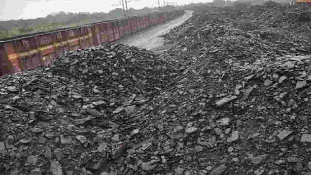 Coal Crisis: ‘ಕಲ್ಲಿದ್ದಲು ಅಭಾವ..ವಿದ್ಯುತ್​ ಪೂರೈಕೆ ವ್ಯತ್ಯಯಗಳೆಲ್ಲ ತಪ್ಪು ಕಲ್ಪನೆ, ಆತಂಕ ಬೇಡ’-ಕೇಂದ್ರ ಸರ್ಕಾರ