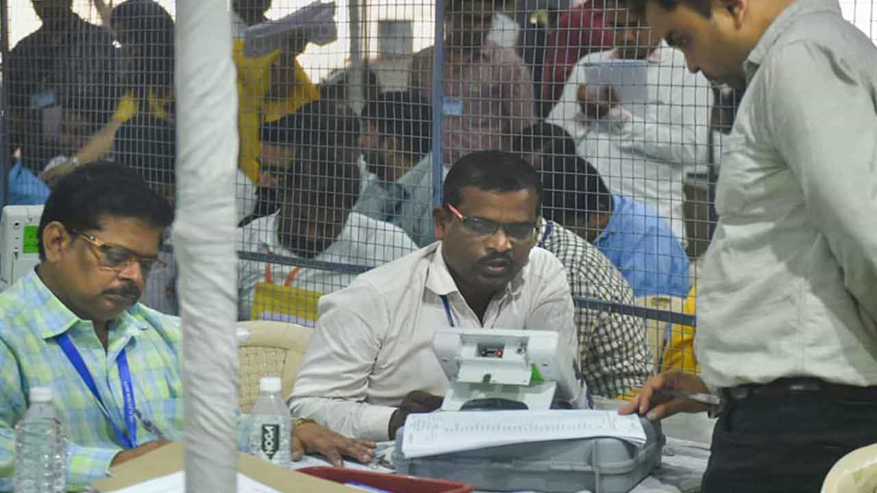 Tamil Nadu Local Body Election Result 2021 ತಮಿಳುನಾಡು ಸ್ಥಳೀಯ ಸಂಸ್ಥೆಗಳ ಚುನಾವಣೆಯ ಮತ ಎಣಿಕೆ ಶುರು Tamil Nadu Local Body Election Result 2021 ತಮಿಳುನಾಡು ಸ್ಥಳೀಯ ಸಂಸ್ಥೆಗಳ ಚುನಾವಣೆಯ ಮತ ಎಣಿಕೆ ಶುರು