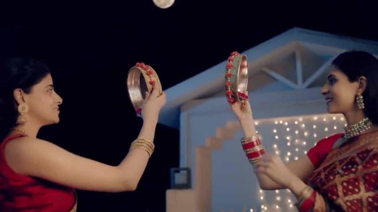 Dabur India: ಮಧ್ಯಪ್ರದೇಶ ಸಚಿವರಿಂದ ಕಾನೂನು ಕ್ರಮದ ಎಚ್ಚರಿಕೆ; ಸಲಿಂಗಿ ಜೋಡಿಯ ಕರ್ವಾ ಚೌತ್ ಜಾಹೀರಾತು ವಾಪಸ್ ಪಡೆದ ಡಾಬರ್ ಇಂಡಿಯಾ Dabur India: ಮಧ್ಯಪ್ರದೇಶ ಸಚಿವರಿಂದ ಕಾನೂನು ಕ್ರಮದ ಎಚ್ಚರಿಕೆ; ಸಲಿಂಗಿ ಜೋಡಿಯ ಕರ್ವಾ ಚೌತ್ ಜಾಹೀರಾತು ವಾಪಸ್ ಪಡೆದ ಡಾಬರ್ ಇಂಡಿಯಾ