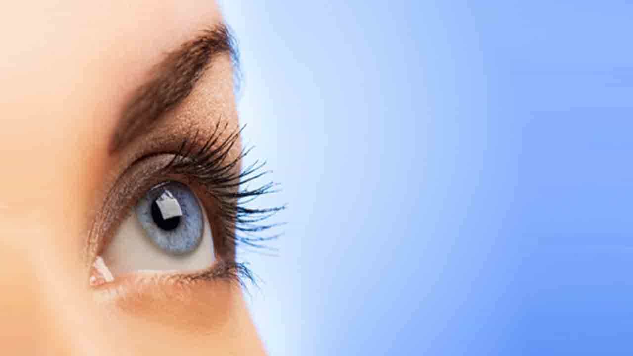 Eye Care: ಸುಡುವ ಬಿಸಿಲಿನಲ್ಲಿ ನಿಮ್ಮ ಕಣ್ಣುಗಳ ಆರೋಗ್ಯ ರಕ್ಷಣೆ ಹೇಗೆ? ಇಲ್ಲಿದೆ ತಜ್ಞರ ಸಲಹೆಗಳು Eye Care: ಸುಡುವ ಬಿಸಿಲಿನಲ್ಲಿ ನಿಮ್ಮ ಕಣ್ಣುಗಳ ಆರೋಗ್ಯ ರಕ್ಷಣೆ ಹೇಗೆ? ಇಲ್ಲಿದೆ ತಜ್ಞರ ಸಲಹೆಗಳು