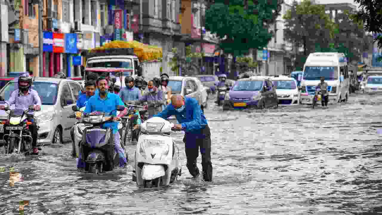 Karnataka Weather Today: ಬೆಂಗಳೂರು ಸೇರಿ ಹಲವೆಡೆ ಅ. 10ರವರೆಗೂ ಮಳೆ ಸಾಧ್ಯತೆ; ಕರ್ನಾಟಕದ ಇಂದಿನ ಹವಾಮಾನ ಹೀಗಿದೆ