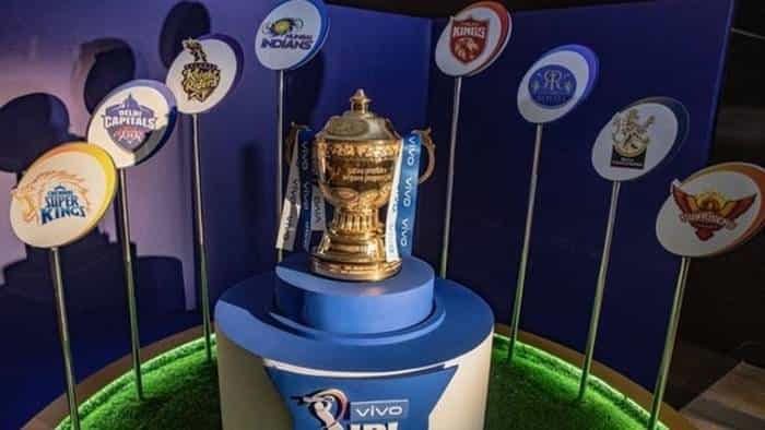ಐಪಿಎಲ್ 2021 ಇಂದಿಗೆ ಕೊನೆಗೊಳ್ಳಲಿದೆ. ಚೆನ್ನೈ ಸೂಪರ್ ಕಿಂಗ್ಸ್ ಮತ್ತು ಕೋಲ್ಕತ್ತಾ ನೈಟ್ ರೈಡರ್ಸ್ ನಡುವಿನ ಪಂದ್ಯವು ದುಬೈ ಅಂತರಾಷ್ಟ್ರೀಯ ಕ್ರಿಕೆಟ್ ಸ್ಟೇಡಿಯಂನಲ್ಲಿ ಕೊನೆಗೊಂಡ ತಕ್ಷಣ, ಲೀಗ್ನ 14 ನೇ ಸೀಸನ್ ತನ್ನ ವಿಜೇತರನ್ನು ಪಡೆಯುತ್ತದೆ ಮತ್ತು ಇದರೊಂದಿಗೆ ಕೆಲವು ಆಟಗಾರರ ಐಪಿಎಲ್ ವೃತ್ತಿಜೀವನವೂ ಸ್ಥಗಿತಗೊಳ್ಳುತ್ತದೆ. ಮುಂದಿನ ವರ್ಷ ಐಪಿಎಲ್ನ ದೊಡ್ಡ ಹರಾಜು ನಡೆಯಲಿದ್ದು, ಅಲ್ಲಿ ಎಲ್ಲಾ ತಂಡಗಳು ಹೊಸ ನೋಟವನ್ನು ನೀಡುತ್ತವೆ. ಇಂತಹ ಪರಿಸ್ಥಿತಿಯಲ್ಲಿ, ಕೆಲವು ಆಟಗಾರರ ಮೇಲೆ ಬಾಜಿ ಕಟ್ಟುವುದು ಕಷ್ಟ. ಐಪಿಎಲ್ ವೃತ್ತಿಜೀವನವು ಬಹುಶಃ ಈ ಋತುವಿನಲ್ಲಿ ಕೊನೆಗೊಳ್ಳುವ ಆಟಗಾರರ ಬಗ್ಗೆ ನಾವು ನಿಮಗೆ ಹೇಳಲಿದ್ದೇವೆ.