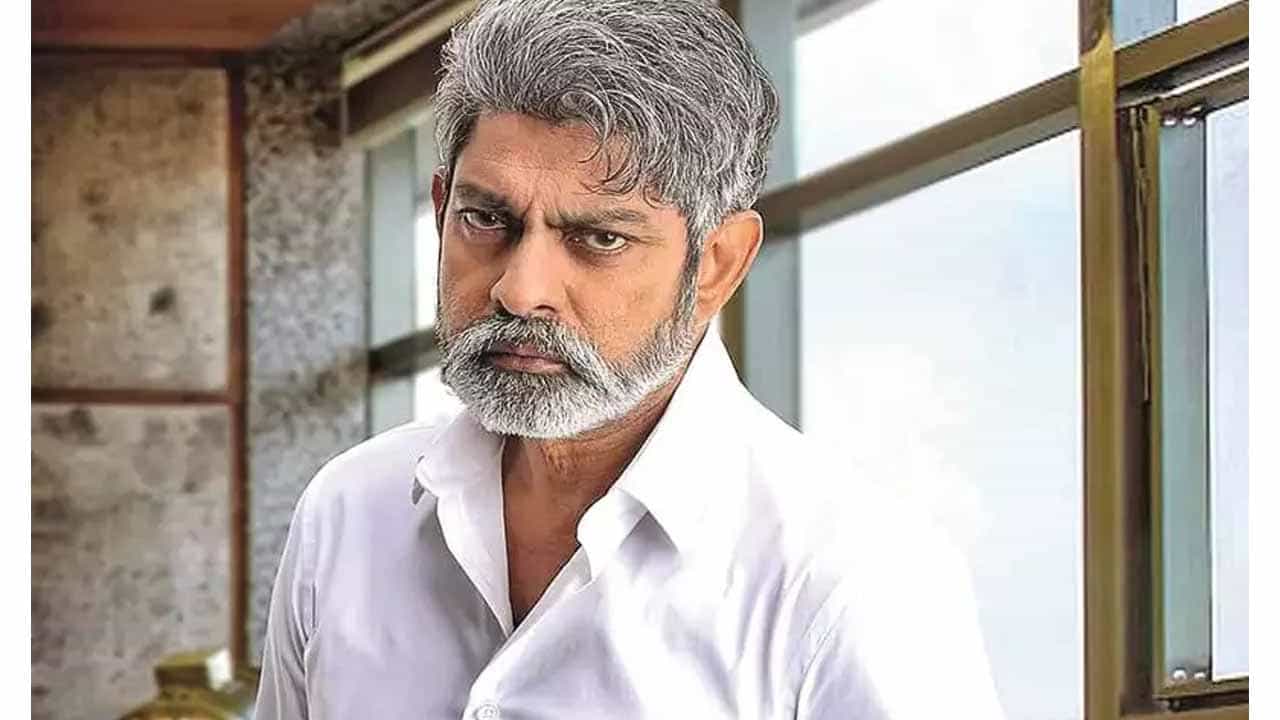 ಬಾಲಿವುಡ್ಗೆ ವಿಲನ್ ಆಗಿ ಎಂಟ್ರಿ ಕೊಡೋಕೆ ರೆಡಿ ಆದ ಜಗಪತಿ ಬಾಬು; ಯಾರು ಹೀರೋ? ಬಾಲಿವುಡ್ಗೆ ವಿಲನ್ ಆಗಿ ಎಂಟ್ರಿ ಕೊಡೋಕೆ ರೆಡಿ ಆದ ಜಗಪತಿ ಬಾಬು; ಯಾರು ಹೀರೋ?