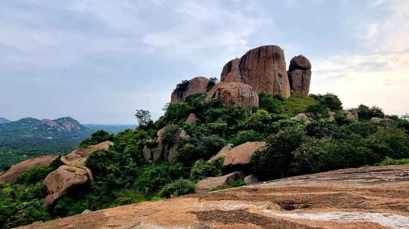 ರಾಮನಗರದ ಕೂಟಗಲ್ ಬೆಟ್ಟದಲ್ಲಿ ಅಕ್ರಮ ಹಣ ವಸೂಲಿ: ಸರ್ಕಾರಿ ನಿಯಮಕ್ಕಿಲ್ಲ ಬೆಲೆ