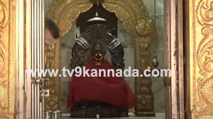ಕೇವಲ 29 ವರ್ಷಗಳ ಹಿಂದೆ ಅಸ್ತಿತ್ವಕ್ಕೆ ಬಂದ ಯಾದಗಿರಿ ಮಹಾಲಕ್ಷ್ಮಿ ದೇವಸ್ಥಾನಕ್ಕೆ ನೂರಾರು ವರ್ಷಗಳ ಇತಿಹಾಸವಿದೆ! ಕೇವಲ 29 ವರ್ಷಗಳ ಹಿಂದೆ ಅಸ್ತಿತ್ವಕ್ಕೆ ಬಂದ ಯಾದಗಿರಿ ಮಹಾಲಕ್ಷ್ಮಿ ದೇವಸ್ಥಾನಕ್ಕೆ ನೂರಾರು ವರ್ಷಗಳ ಇತಿಹಾಸವಿದೆ!