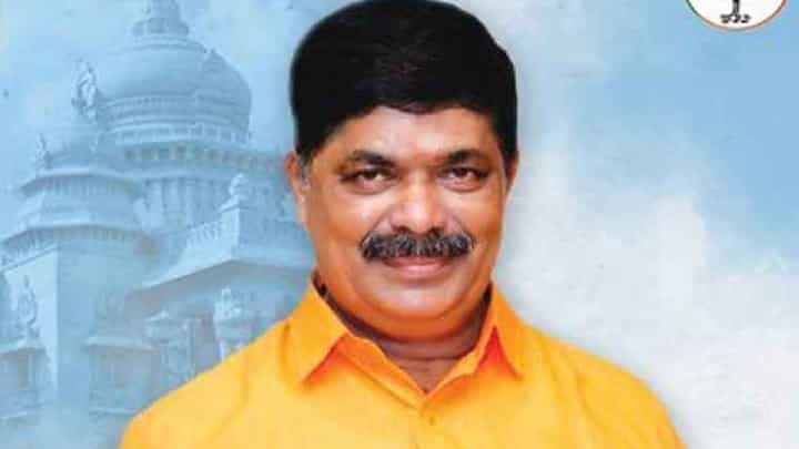 ಶುಕ್ರವಾರ ರಾತ್ರಿ 8 ಗಂಟೆಯಿಂದ ಸೋಮವಾರ ಬೆಳಗಿನವರೆಗೆ ಮದ್ಯ ಮಾರಾಟಕ್ಕೆ ಅವಕಾಶ ಇಲ್ಲ: ಅಬ್ಕಾರಿ ಸಚಿವ ಗೋಪಾಲಯ್ಯ ಶುಕ್ರವಾರ ರಾತ್ರಿ 8 ಗಂಟೆಯಿಂದ ಸೋಮವಾರ ಬೆಳಗಿನವರೆಗೆ ಮದ್ಯ ಮಾರಾಟಕ್ಕೆ ಅವಕಾಶ ಇಲ್ಲ: ಅಬ್ಕಾರಿ ಸಚಿವ ಗೋಪಾಲಯ್ಯ
