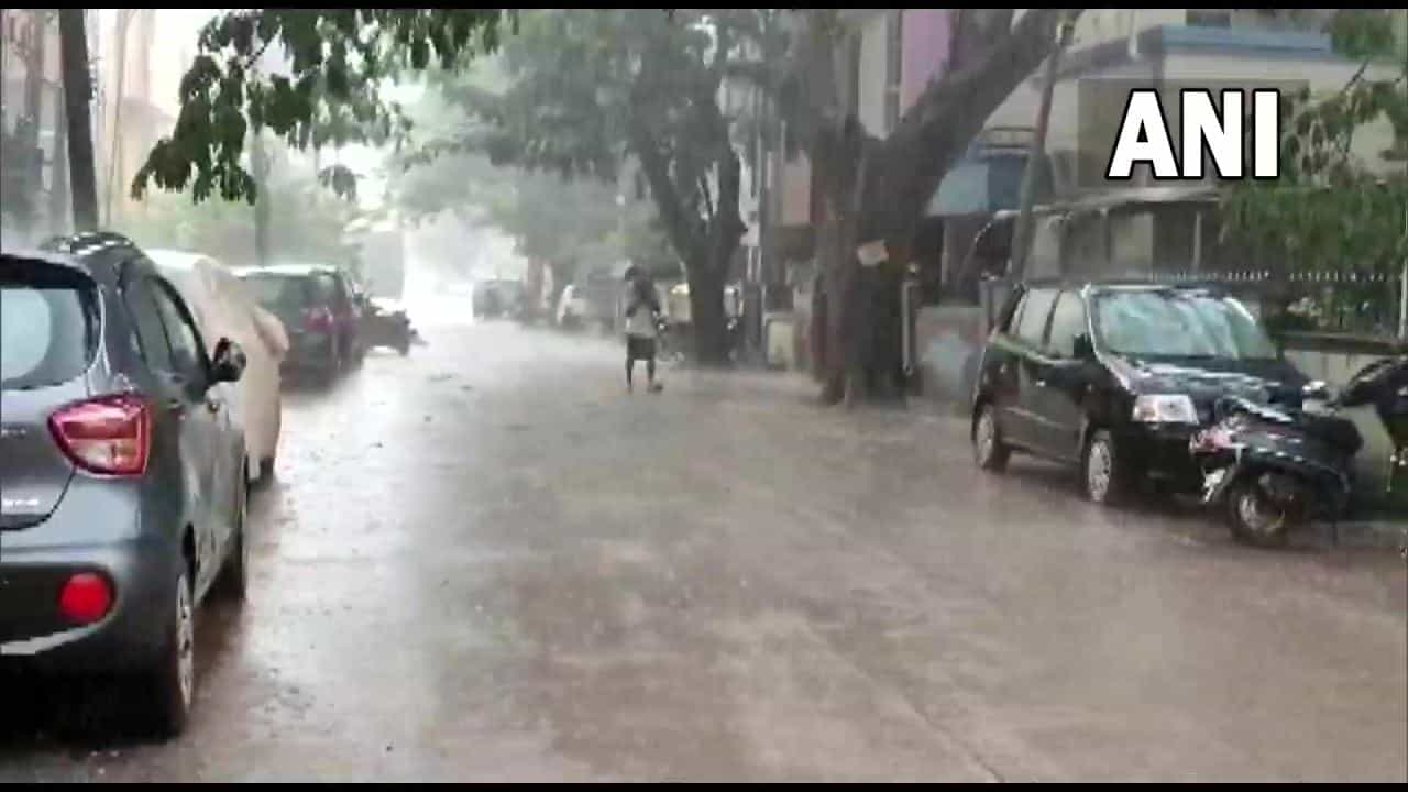 Karnataka Rain: ಬೆಂಗಳೂರಿನಲ್ಲಿ ಇಂದು ಗುಡುಗು ಸಹಿತ ಮಳೆ; ಕರ್ನಾಟಕದ ಹಲವೆಡೆ ಆರೆಂಜ್ ಅಲರ್ಟ್ ಘೋಷಣೆ
