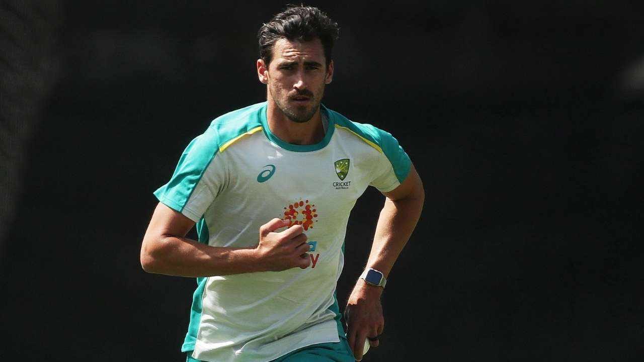 ಶ್ರೀಲಂಕಾ ವಿರುದ್ದದ ಪಂದ್ಯಕ್ಕಾಗಿ ಅಭ್ಯಾಸದಲ್ಲಿ ತೊಡಗಿಸಿಕೊಂಡಿದ್ದ ವೇಳೆ ಸ್ಟಾರ್ಕ್​ ಗಾಯಗೊಂಡಿದ್ದು, ಹೀಗಾಗಿ ಅರ್ಧದಲ್ಲೇ ಅಭ್ಯಾಸ ನಿಲ್ಲಿಸಿ ಮೈದಾನ ತೊರೆದಿದ್ದಾರೆ.