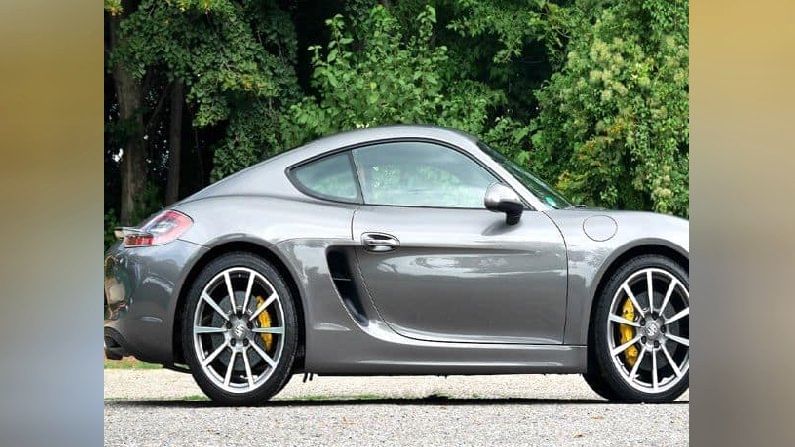 ಸುಮಾರು ₹ 95 ಲಕ್ಷ ಮೌಲ್ಯದ ‘ಪಾರ್ಷ್ ಸೀಯಾನ್ ಎಸ್’ (Porsche Cayman S) ಕಾರೂ ಕೂಡ ಅಮಿತಾಭ್ ಬಳಿಯಿದೆ.