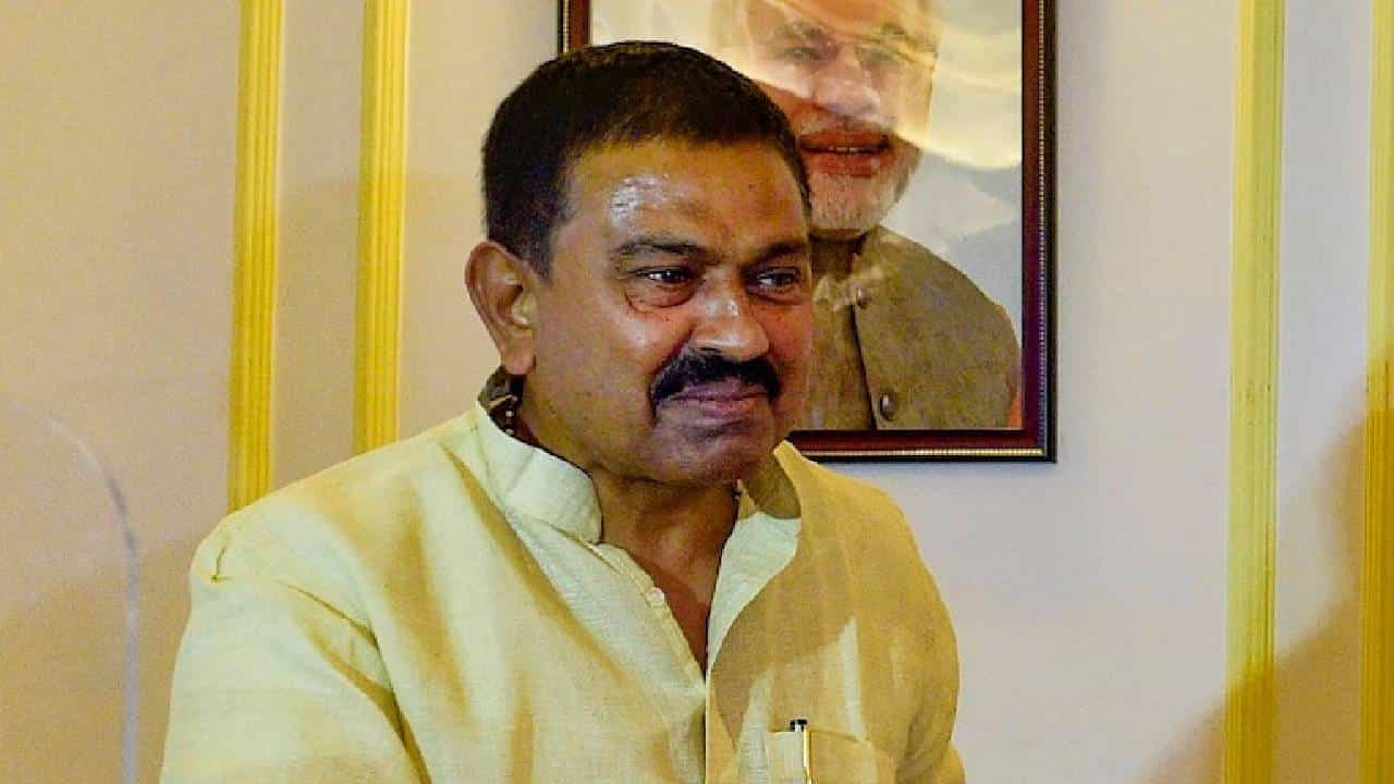 Lakhimpur Kheri Violence: ಲಖಿಂಪುರ ಖೇರಿ ಹತ್ಯೆ ಸ್ಥಳದಲ್ಲಿ ನನ್ನ ಮಗ ಇದ್ದುದು ನಿಜವಾದರೆ ರಾಜೀನಾಮೆ ನೀಡುತ್ತೇನೆ; ಸಚಿವ ಅಜಯ್ ಮಿಶ್ರಾ Lakhimpur Kheri Violence: ಲಖಿಂಪುರ ಖೇರಿ ಹತ್ಯೆ ಸ್ಥಳದಲ್ಲಿ ನನ್ನ ಮಗ ಇದ್ದುದು ನಿಜವಾದರೆ ರಾಜೀನಾಮೆ ನೀಡುತ್ತೇನೆ; ಸಚಿವ ಅಜಯ್ ಮಿಶ್ರಾ