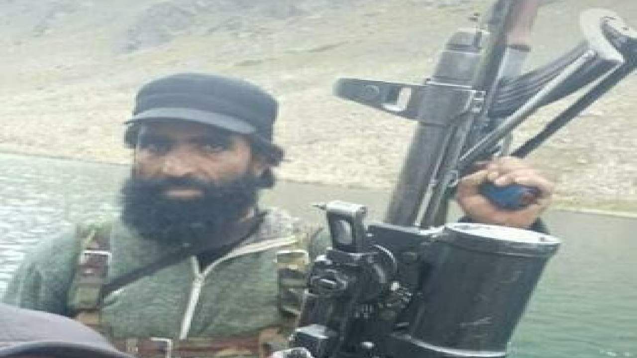 Tral Encounter: ಕಾಶ್ಮೀರದ ತ್ರಾಲ್ನಲ್ಲಿ ನಡೆದ ಎನ್ಕೌಂಟರ್ನಲ್ಲಿ ಜೈಷ್ ಉಗ್ರ ಸಂಘಟನೆಯ ಕಮಾಂಡರ್ ಹತ್ಯೆ Tral Encounter: ಕಾಶ್ಮೀರದ ತ್ರಾಲ್ನಲ್ಲಿ ನಡೆದ ಎನ್ಕೌಂಟರ್ನಲ್ಲಿ ಜೈಷ್ ಉಗ್ರ ಸಂಘಟನೆಯ ಕಮಾಂಡರ್ ಹತ್ಯೆ
