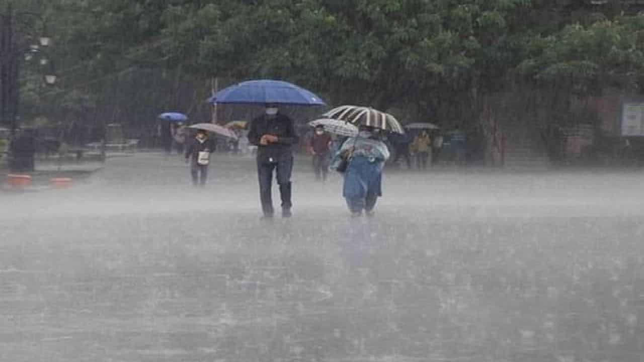 Karnataka Weather Today: ಕರ್ನಾಟಕ, ಕೇರಳದಲ್ಲಿ ಇನ್ನೂ 4 ದಿನ ಭಾರೀ ಮಳೆ; ಕರಾವಳಿಯಲ್ಲಿ ಹಳದಿ ಅಲರ್ಟ್ ಘೋಷಣೆ