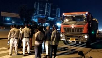 ದೇವನಹಳ್ಳಿ: ದಾಖಲೆ ನೀಡಿದರೂ ಲಾರಿ ಕಳಿಸದೆ ದರ್ಪ ನಡೆಸಿದ ಆರೋಪ; ಪೊಲೀಸರ ವಿರುದ್ಧ ಕ್ರಮಕ್ಕೆ ಆಗ್ರಹ