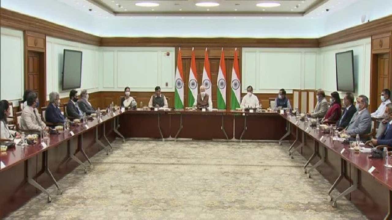 Narendra Modi: ಭಾರತದ 7 ಕೊವಿಡ್ ಲಸಿಕೆ ಉತ್ಪಾದಕರ ಜೊತೆ ಸಭೆ ನಡೆಸಿದ ಪ್ರಧಾನಿ ನರೇಂದ್ರ ಮೋದಿ Narendra Modi: ಭಾರತದ 7 ಕೊವಿಡ್ ಲಸಿಕೆ ಉತ್ಪಾದಕರ ಜೊತೆ ಸಭೆ ನಡೆಸಿದ ಪ್ರಧಾನಿ ನರೇಂದ್ರ ಮೋದಿ