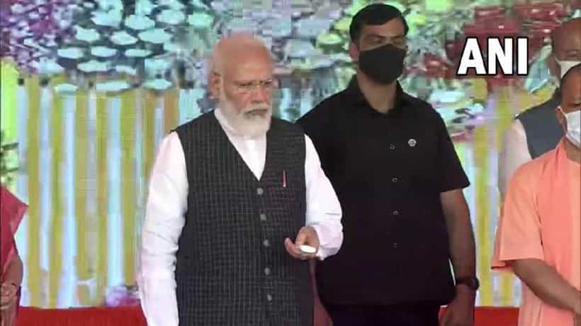 PM Narendra Modi: ವಾರಾಣಸಿಯಲ್ಲಿ ಆಯುಷ್ಮಾನ್ ಭಾರತ್ ಆರೋಗ್ಯ ಮೂಲಸೌಕರ್ಯ ಮಿಷನ್ಗೆ ಪ್ರಧಾನಿ ಮೋದಿ ಚಾಲನೆ