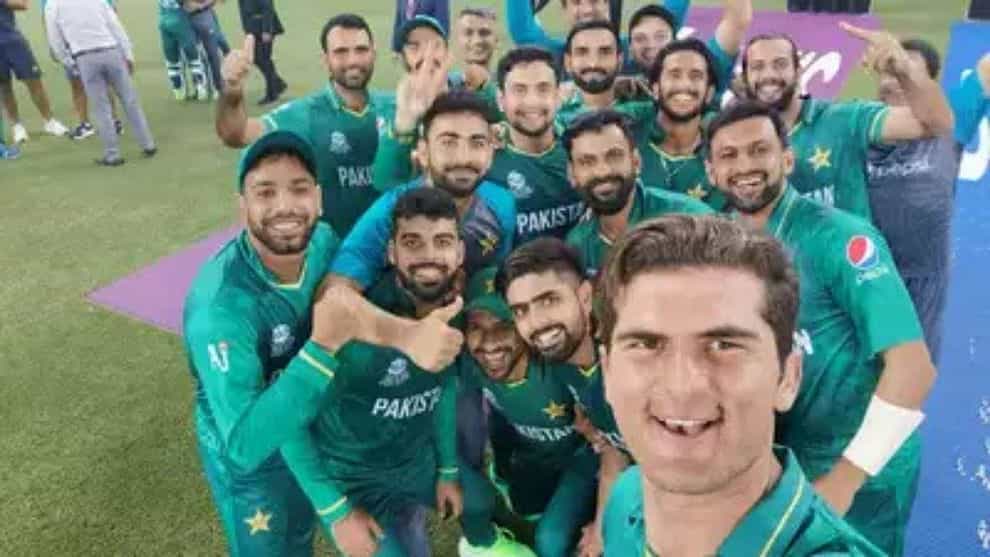 ಭಾರತಕ್ಕೆ ವಿಶ್ವಕಪ್ ಗೆಲ್ಲಿಸಿಕೊಟ್ಟು, ಕೊಹ್ಲಿಗೆ ಐಪಿಎಲ್ ಪಾಠ ಕಲಿಸಿದ ಗುರು ಈಗ ಪಾಕ್ ತಂಡದ ಕೋಚ್? ಭಾರತಕ್ಕೆ ವಿಶ್ವಕಪ್ ಗೆಲ್ಲಿಸಿಕೊಟ್ಟು, ಕೊಹ್ಲಿಗೆ ಐಪಿಎಲ್ ಪಾಠ ಕಲಿಸಿದ ಗುರು ಈಗ ಪಾಕ್ ತಂಡದ ಕೋಚ್?