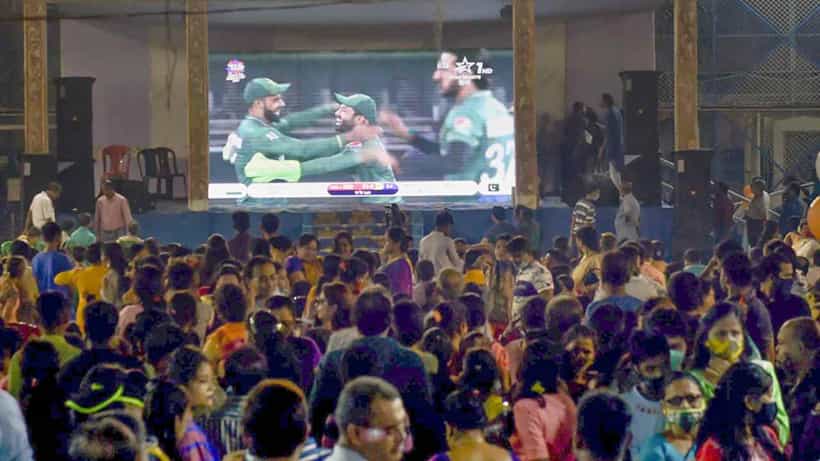 ಟಿ 20 ವಿಶ್ವಕಪ್ ಪಂದ್ಯದಲ್ಲಿ ಪಾಕ್ ಗೆಲುವು ಸಂಭ್ರಮಿಸಿದ 3 ವಿದ್ಯಾರ್ಥಿಗಳ ಬಂಧನ; ದೇಶದ್ರೋಹ ಕೇಸ್ ದಾಖಲಿಸಲು ಯುಪಿ ಸರ್ಕಾರ ನಿರ್ಧಾರ