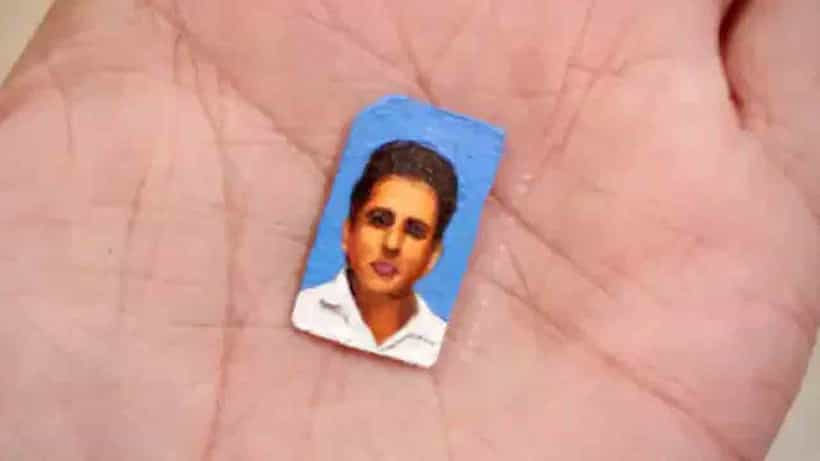 ಸೋನು ಸೂದ್ ಚಿತ್ರವನ್ನು ಸಿಮ್ ಕಾರ್ಡ್ ಮೇಲೆ ಚಿತ್ರಿಸಿದ ಅಭಿಮಾನಿ! ಉಚಿತ 10G ನೆಟ್ವರ್ಕ್ ಎಂದು ತಮಾಷೆ ಮಾಡಿದ ಬಾಲಿವುಡ್ ನಟ