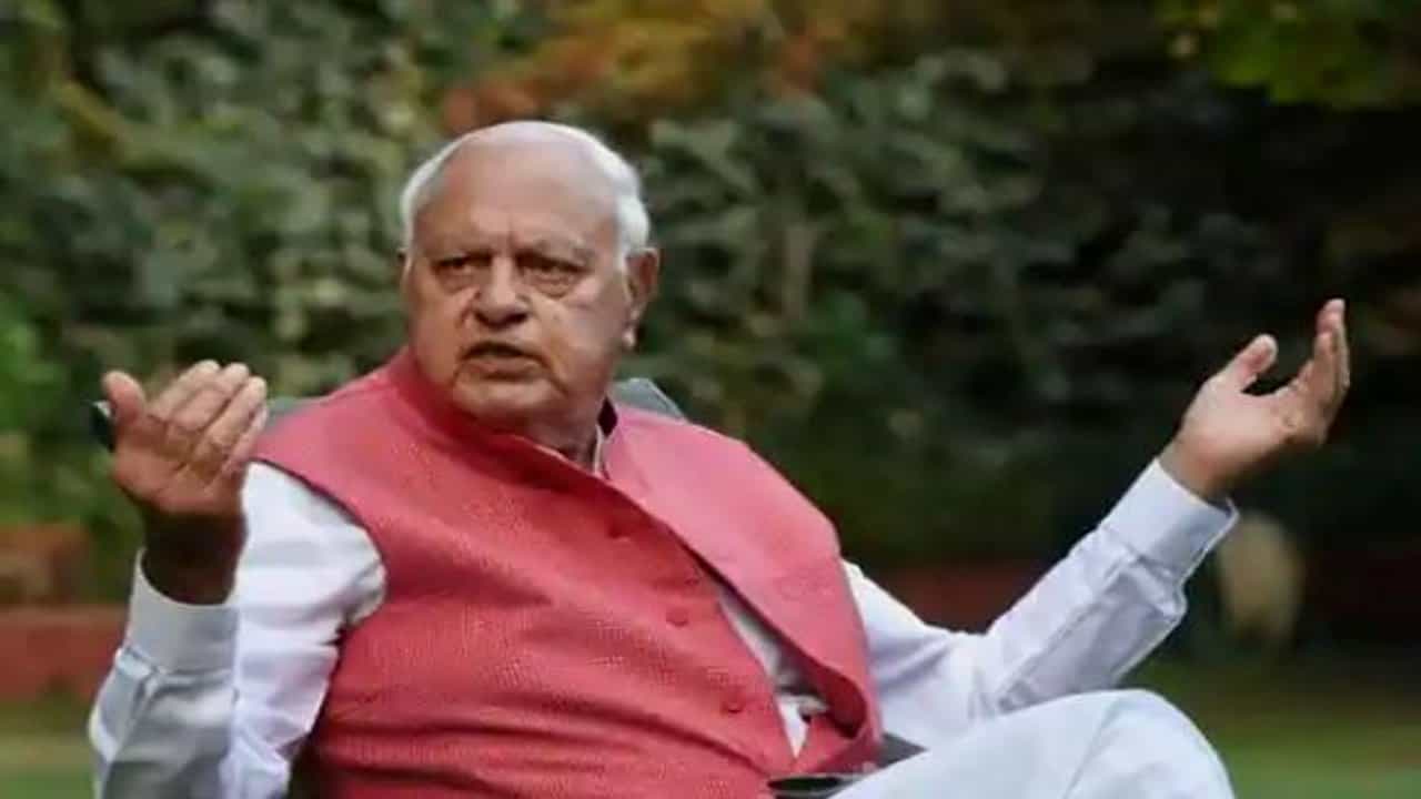 ಕಾಶ್ಮೀರಕ್ಕೆ ಮೊದಲಿನಂತೆ ವಿಶೇಷ ಸ್ಥಾನಮಾನ ನೀಡದಿದ್ದರೆ ಶಾಂತಿ ಮರುಸ್ಥಾಪಿಸಲು ಸಾಧ್ಯವಿಲ್ಲ: ಫಾರೂಕ್ ಅಬ್ದುಲ್ಲಾ ಅನಿಸಿಕೆ ಕಾಶ್ಮೀರಕ್ಕೆ ಮೊದಲಿನಂತೆ ವಿಶೇಷ ಸ್ಥಾನಮಾನ ನೀಡದಿದ್ದರೆ ಶಾಂತಿ ಮರುಸ್ಥಾಪಿಸಲು ಸಾಧ್ಯವಿಲ್ಲ: ಫಾರೂಕ್ ಅಬ್ದುಲ್ಲಾ ಅನಿಸಿಕೆ