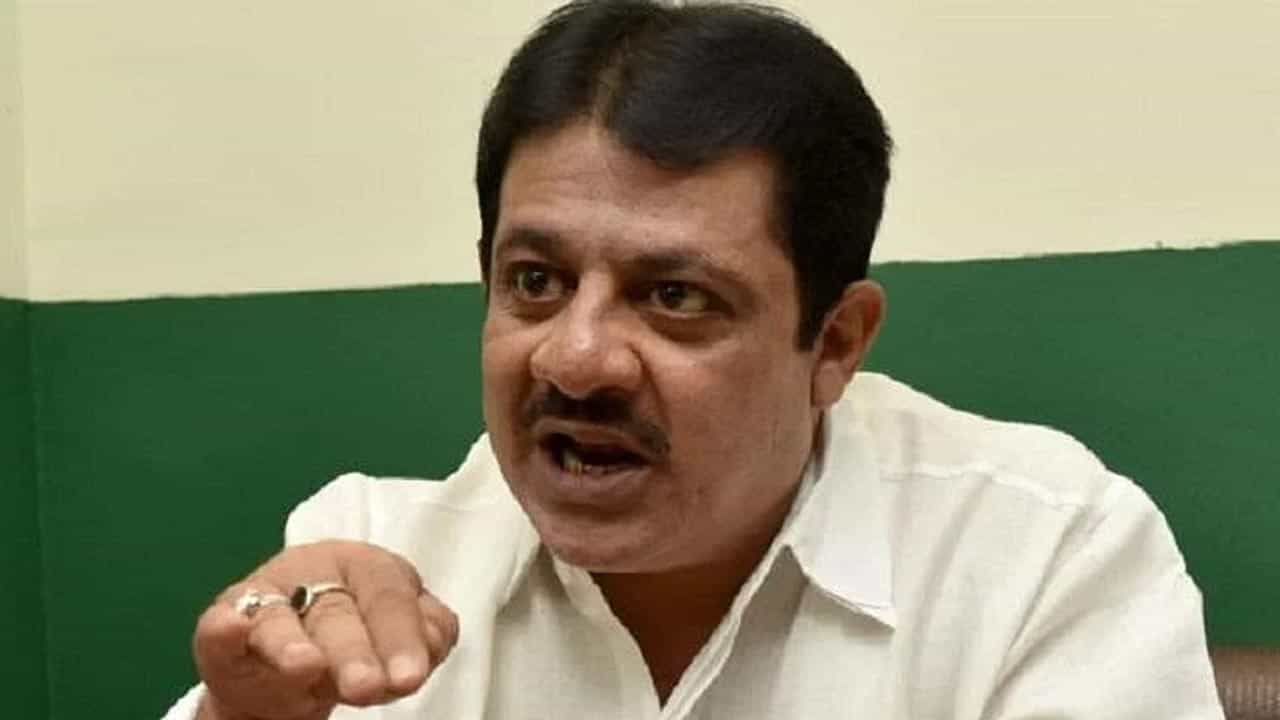ಹೆಚ್ಡಿ ಕುಮಾರಸ್ವಾಮಿ ಆಡಿಯೋ ಕ್ಲಿಪ್ ನನ್ನ ಹತ್ತಿರ ಇದೆ; ಶಾಸಕ ಜಮೀರ್ ಹೆಚ್ಡಿ ಕುಮಾರಸ್ವಾಮಿ ಆಡಿಯೋ ಕ್ಲಿಪ್ ನನ್ನ ಹತ್ತಿರ ಇದೆ; ಶಾಸಕ ಜಮೀರ್