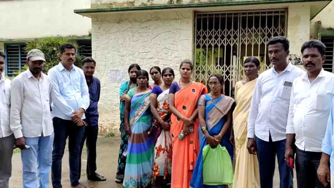 ಬಣ್ಣಾರಿ ಅಮ್ಮನ್ ಸಕ್ಕರೆ ಕಾರ್ಖಾನೆ ವಿರುದ್ಧ ಅಸಮಾಧಾನ; ಸಾಮೂಹಿಕ ರಾಜೀನಾಮೆಗೆ ನಿರ್ಧರಿಸಿದ ಗ್ರಾ.ಪಂ. ಅಧ್ಯಕ್ಷರು, ಸದಸ್ಯರು ಬಣ್ಣಾರಿ ಅಮ್ಮನ್ ಸಕ್ಕರೆ ಕಾರ್ಖಾನೆ ವಿರುದ್ಧ ಅಸಮಾಧಾನ; ಸಾಮೂಹಿಕ ರಾಜೀನಾಮೆಗೆ ನಿರ್ಧರಿಸಿದ ಗ್ರಾ.ಪಂ. ಅಧ್ಯಕ್ಷರು, ಸದಸ್ಯರು