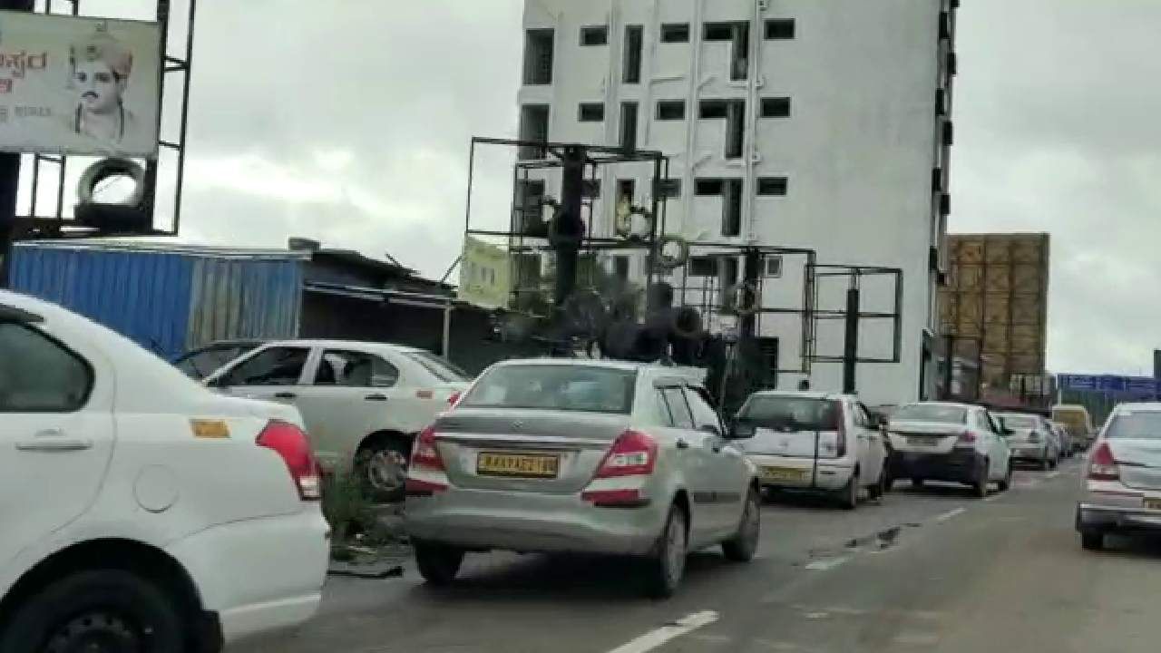 ಬೆಂಗಳೂರಿನಾದ್ಯಂತ ನಿನ್ನೆ ರಾತ್ರಿ ಭಾರೀ ಮಳೆ; ಇಂಜಿನ್‌ಗಳಿಗೆ ನೀರು ನುಗ್ಗಿ ಕೆಟ್ಟುನಿಂತ 20ಕ್ಕೂ ಹೆಚ್ಚು ಕಾರು