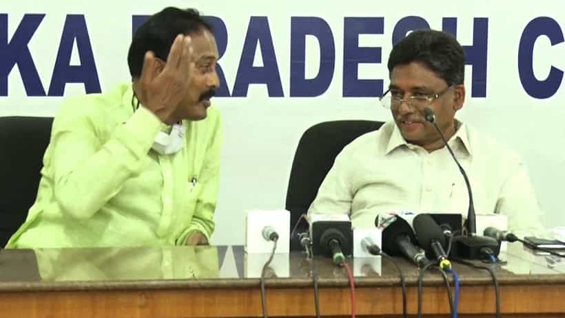 ನನಗೆ ಡಿಕೆ ಶಿವಕುಮಾರ್ ಗಾಡ್ ಫಾದರ್; ನನ್ನ ಉಸಿರು ಇರುವವರೆಗೂ ಕಾಂಗ್ರೆಸ್ನಲ್ಲಿರುತ್ತೇನೆ: ಟಿವಿ9ಗೆ ಸಲೀಂ ಹೇಳಿಕೆ
