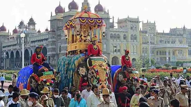 ನವರಾತ್ರಿ 5ನೇ ದಿನ: ಇಂದು ಸ್ಕಂದಮಾತೆ ಪೂಜೆ; ಸಿಂಹಾಸನವೇರಲಿರುವ ಯದುವೀರ್ ಒಡೆಯರ್ ನವರಾತ್ರಿ 5ನೇ ದಿನ: ಇಂದು ಸ್ಕಂದಮಾತೆ ಪೂಜೆ; ಸಿಂಹಾಸನವೇರಲಿರುವ ಯದುವೀರ್ ಒಡೆಯರ್