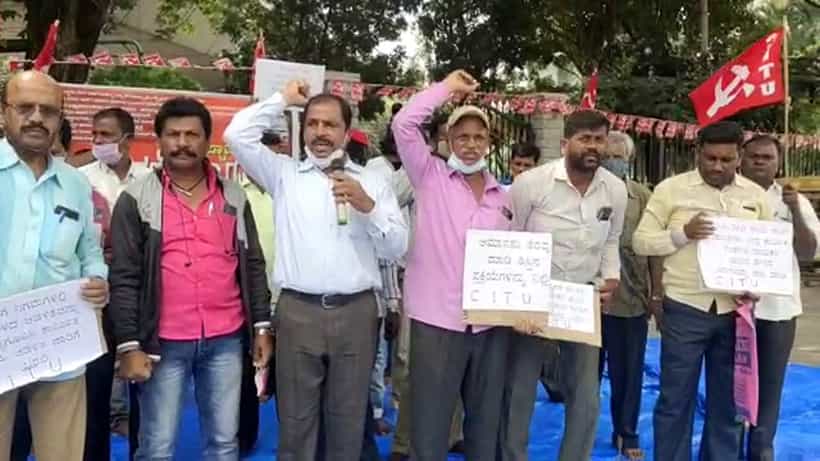 Transport employees: ಬೆಂಗಳೂರಿನ ಮೌರ್ಯ ಸರ್ಕಲ್ನಲ್ಲಿ ಸಾರಿಗೆ ನೌಕರರಿಂದ ಅನಿರ್ದಿಷ್ಟಾವಧಿ ಪ್ರತಿಭಟನೆ