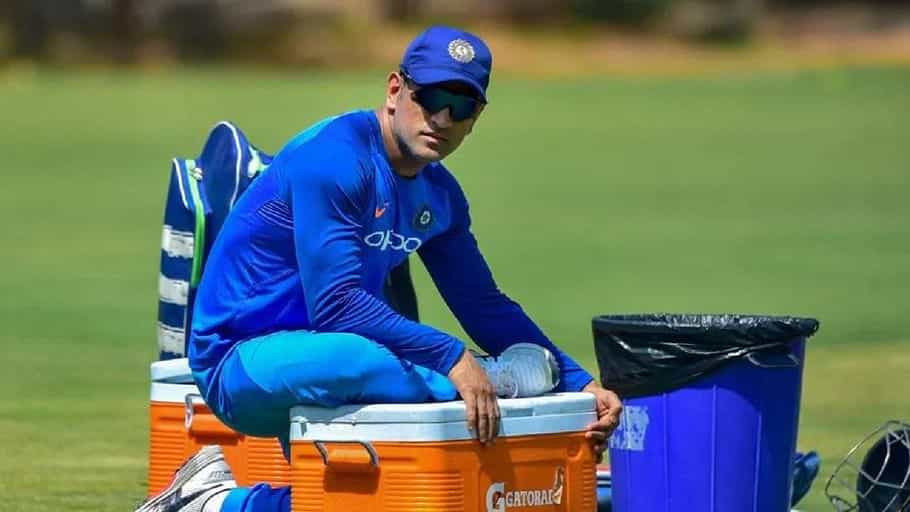 T20 World Cup: ಮೆಂಟರ್ ಆದ ಕೂಡಲೇ ಫ್ಲಾಪ್ ಸ್ಟಾರ್ಗಳಿಗೆ ಬ್ಯಾಟಿಂಗ್ ಪಾಠ ಹೇಳಿದ ಗುರು ಧೋನಿ T20 World Cup: ಮೆಂಟರ್ ಆದ ಕೂಡಲೇ ಫ್ಲಾಪ್ ಸ್ಟಾರ್ಗಳಿಗೆ ಬ್ಯಾಟಿಂಗ್ ಪಾಠ ಹೇಳಿದ ಗುರು ಧೋನಿ
