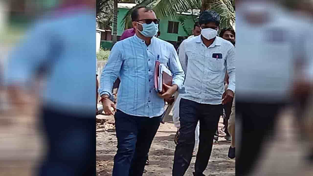 ವಿಜಯನಗರ: ಕಲುಷಿತ ನೀರು ಸೇವಿಸಿ 6 ಜನರ ಸಾವು ಪ್ರಕರಣ, ಇಬ್ಬರು ಅಧಿಕಾರಿಗಳು ಅಮಾನತು ವಿಜಯನಗರ: ಕಲುಷಿತ ನೀರು ಸೇವಿಸಿ 6 ಜನರ ಸಾವು ಪ್ರಕರಣ, ಇಬ್ಬರು ಅಧಿಕಾರಿಗಳು ಅಮಾನತು