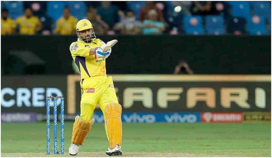 ಬ್ಯಾಟಿಂಗ್ನಲ್ಲಿ ಮಾಹಿಯಾಗಿದ್ದರೆ ಎಲ್ಲವೂ ಸಾಧ್ಯ. ಇನ್ನಿಂಗ್ಸ್ ಚಿಕ್ಕದಾಗಲಿ ಅಥವಾ ದೊಡ್ಡದಾಗಲಿ, ಧೋನಿಗೆ ಯಾವುದೇ ವ್ಯತ್ಯಾಸವಿರುವುದಿಲ್ಲ. ಧೋನಿ 6-ಎಸೆತಗಳ ಇನಿಂಗ್ಸ್ ಅನ್ನು ಡೆಲ್ಲಿ ಕ್ಯಾಪಿಟಲ್ಸ್ ವಿರುದ್ಧ ಆಡಲಾಯಿತು. ಅಷ್ಟೂ ಎಸೆತಗಳು ಈಗ ದಾಖಲೆಯ ಪುಟ ಸೇರಿವೆ. ದೆಹಲಿಯ ವಿರುದ್ಧ ಕೇವಲ 6 ಎಸೆತಗಳಲ್ಲಿ ಧೋನಿಯ ಸ್ಫೋಟಕ ಇನ್ನಿಂಗ್ಸ್ ಬಗ್ಗೆ ನಾವು ನಿಮಗೆ ಹೇಳಲಿದ್ದೇವೆ.