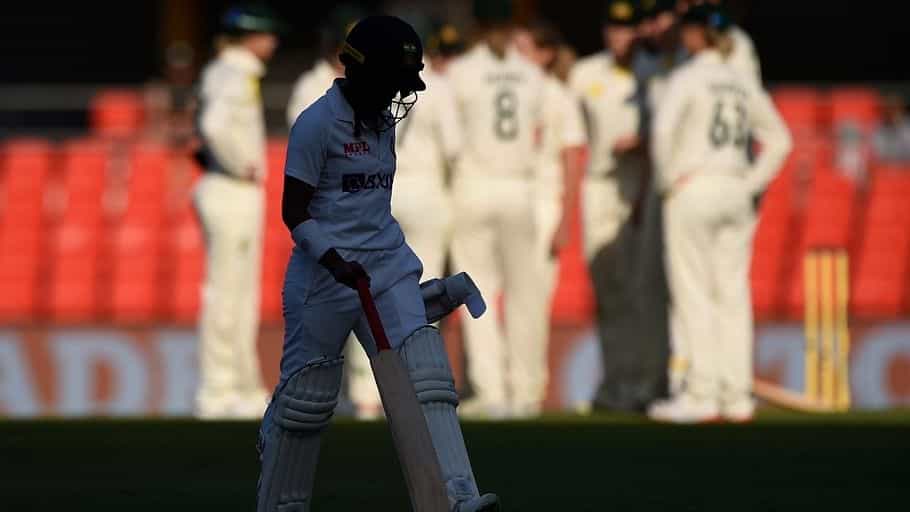 Ind vs Aus: ನಾಟ್ಔಟ್ ಎಂದ ಅಂಪೈರ್; ನಾನು ಔಟೆಂದು ಮೈದಾನದಿಂದ ಹೊರನಡೆದ ಪೂನಂ ರಾವುತ್! ವಿಡಿಯೋ Ind vs Aus: ನಾಟ್ಔಟ್ ಎಂದ ಅಂಪೈರ್; ನಾನು ಔಟೆಂದು ಮೈದಾನದಿಂದ ಹೊರನಡೆದ ಪೂನಂ ರಾವುತ್! ವಿಡಿಯೋ
