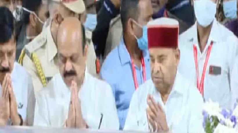 ಅಪ್ಪು ಯುವ ಜನತೆ ಹೃದಯದಲ್ಲಿ ಉಳಿದಿದ್ದಾರೆ; ಪುನೀತ್ ರಾಜ್ ಕುಮಾರ್ ಅಂತಿಮ ದರ್ಶನ ಪಡೆದ ರಾಜ್ಯಪಾಲ ಟಿಸಿ ಗೆಹ್ಲೋಟ್