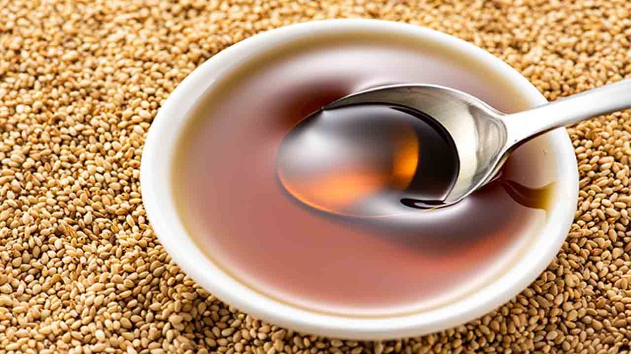 Sesame Oil ಎಳ್ಳಿನ ಎಣ್ಣೆ ಉಪಯೋಗದ ಬಗ್ಗೆ ನಿಮಗೆಷ್ಟು ಗೊತ್ತು? Kannada News